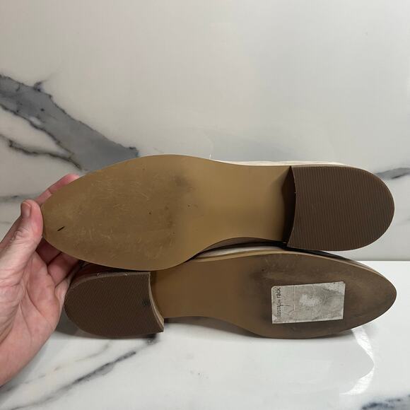 Susina Women's Beige Suede Neutral Classic Workwear Almond Toe Loafers Sz 8 - Picture 7 of 7